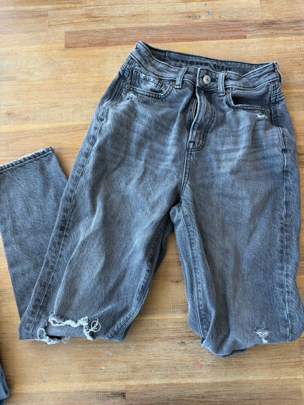 American Eagle Distressed Mom Jeans High Rise Size 0